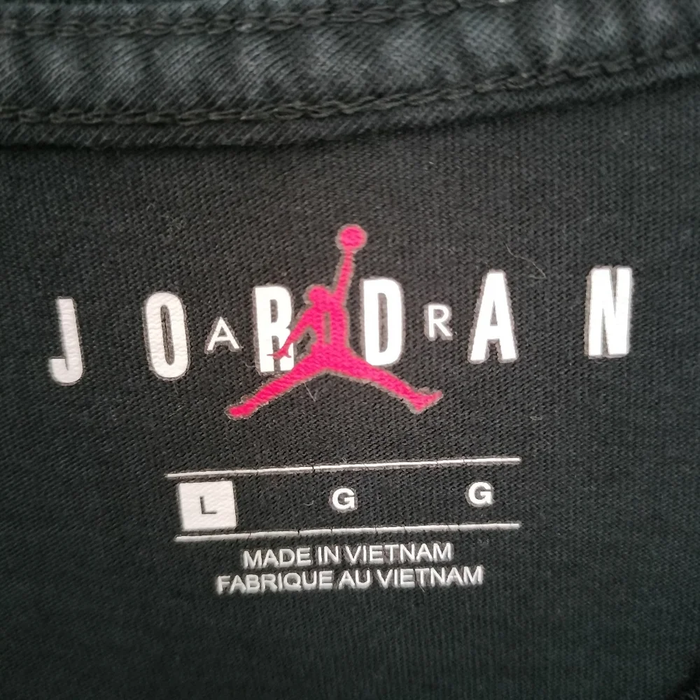Nike Jordan mens Cotton Tee T-shirt black orange purple L Sneakers Streetwear